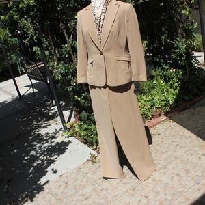 JONES NEW YORK  SUIT